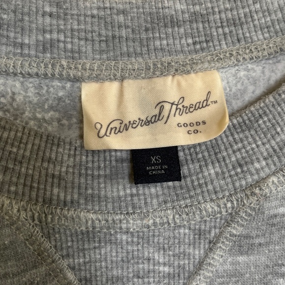 ✨Universal threads sweatshirt✨ - Picture 3 of 3